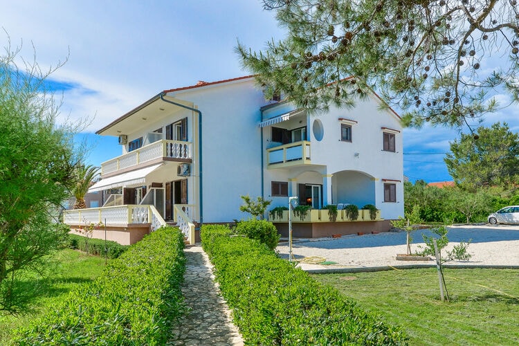 Appartements im Haus Liveric, am Strand in Vir Ferienwohnung in Dalmatien