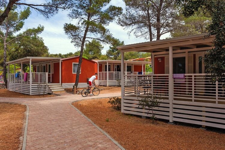 Mobile homes in Camp Soline at Biograd, with sand- and pebble beach