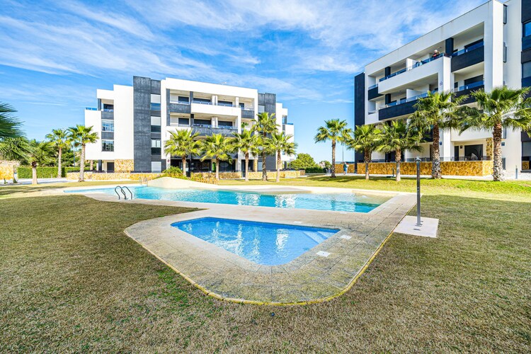 Mooi Apartment in Orihuela Costa met 2 terrassen