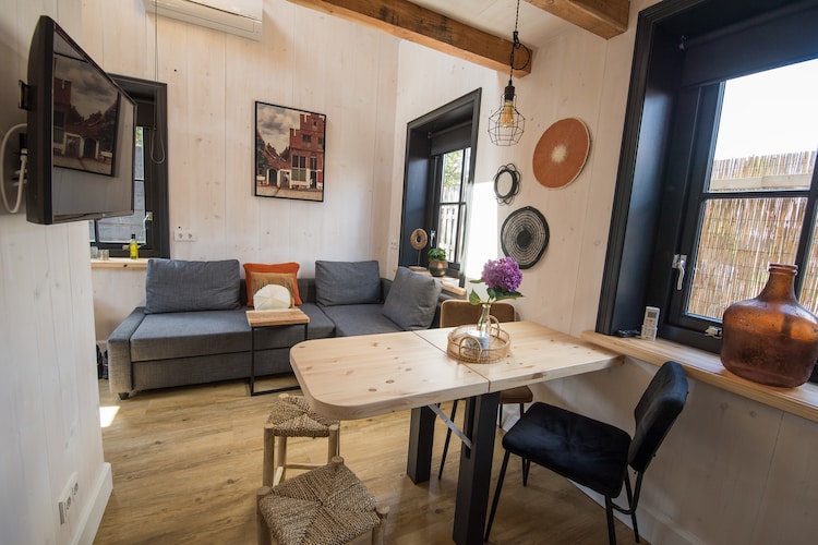 Chalet Kerkzicht in hartje Monnickendam met terras