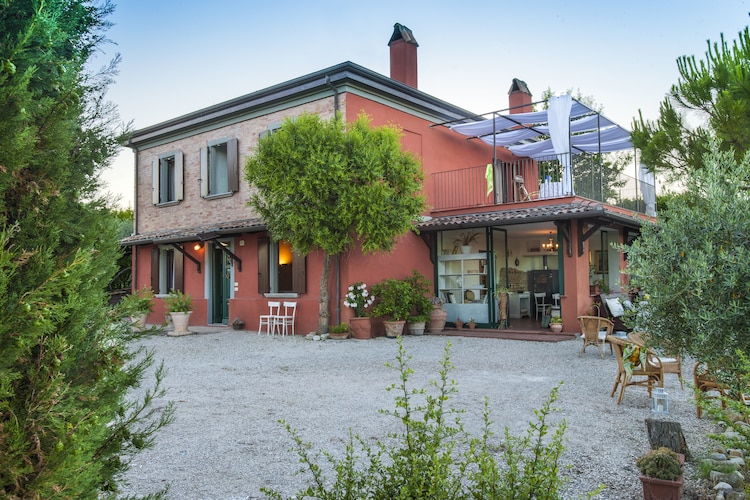 Mooi vakantiehuis in San Giovanni in Marignano met tuin