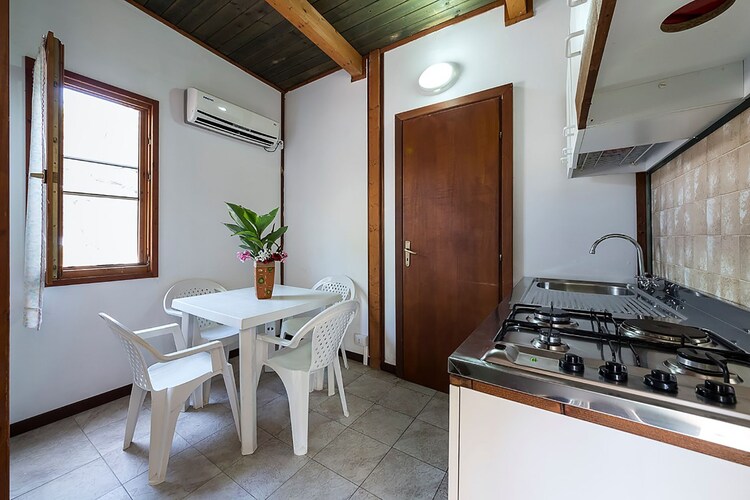 Li Nibari Bungalow 1 - 3 pax