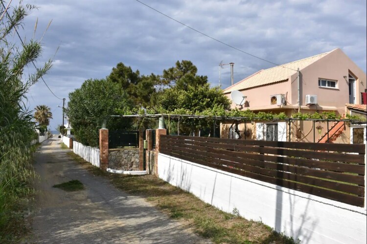 Ground Floor Villa in Gerani for 4 pax