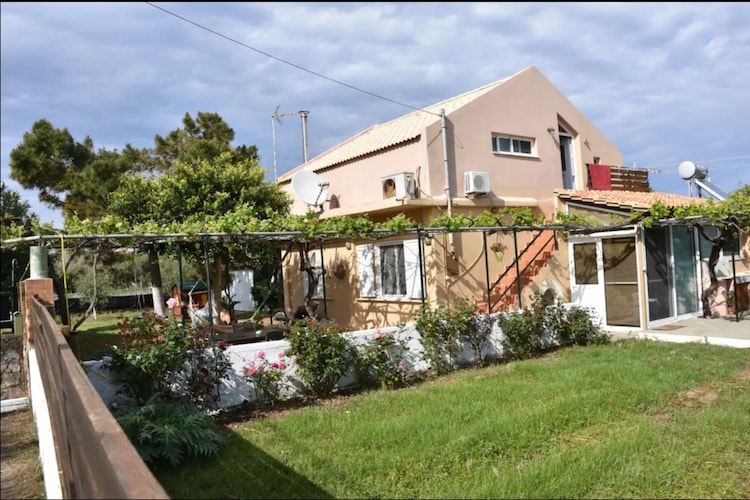 Ground Floor Villa in Gerani for 4 pax