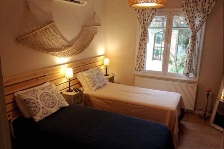 Ground Floor Villa in Gerani for 4 pax