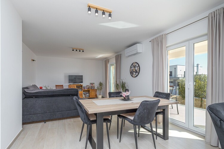 Two-bedroom Apartment Sunrise in Bale\n