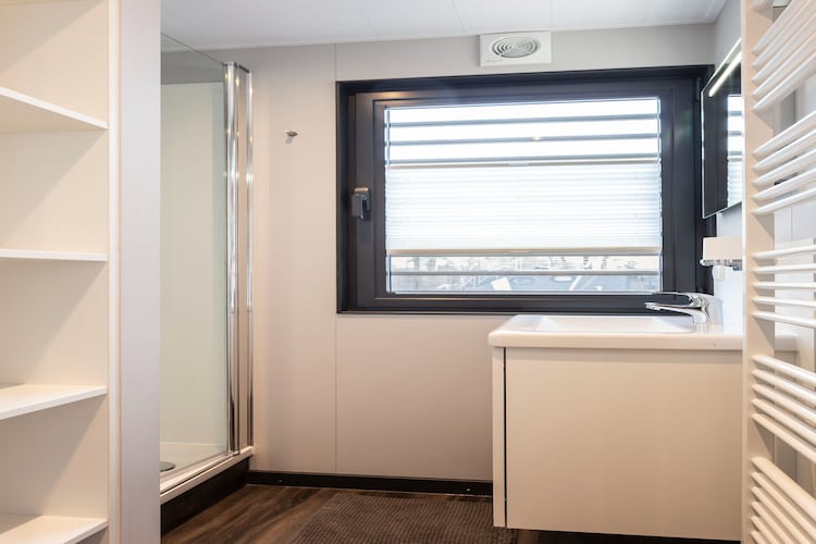   Houseboat Elysium met dakterras