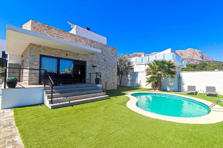 VILLA EN LA NUCIA POLOP