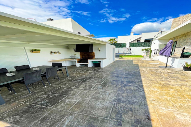 VILLA EN LA NUCIA POLOP