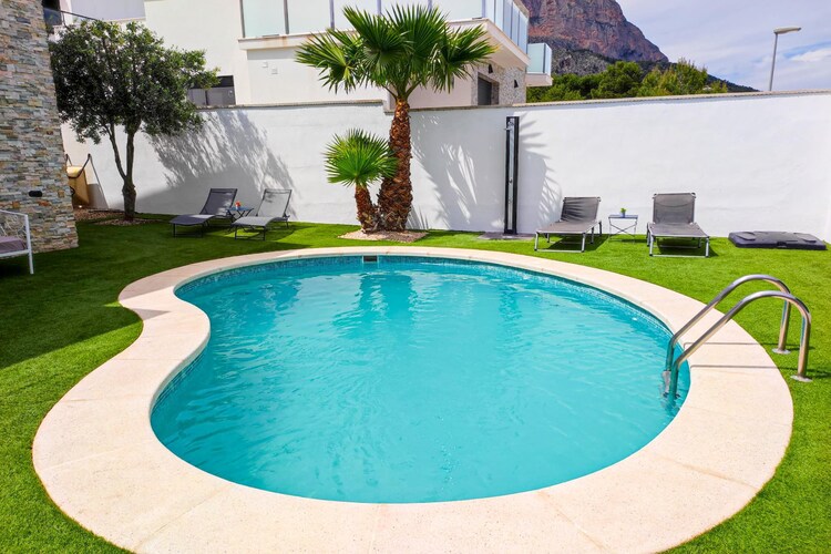 VILLA EN LA NUCIA POLOP