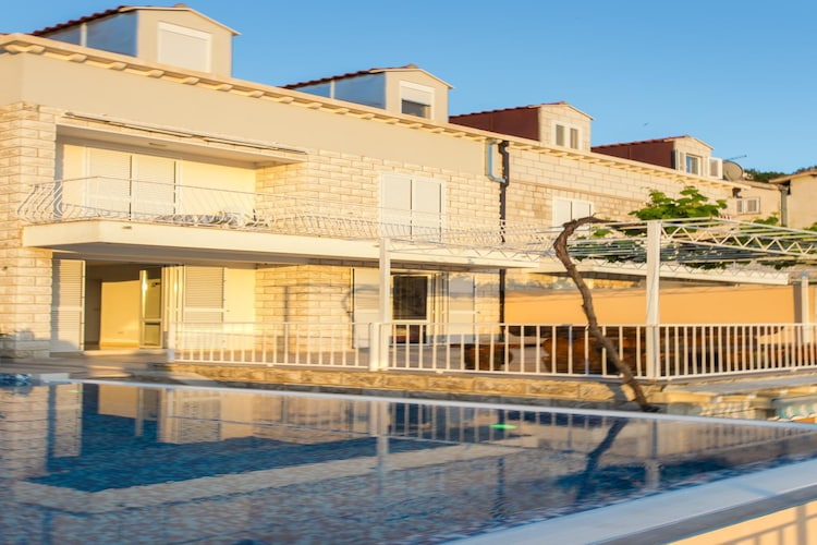 Apartment Franceska -Two-Bedroom Apartment with Terrace and Sea View-Piscine