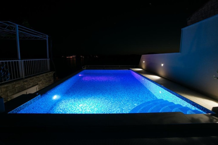 Apartment Franceska -Two-Bedroom Apartment with Terrace and Sea View-Piscine