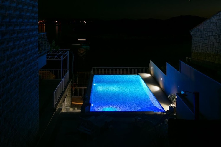 Apartment Franceska -Two-Bedroom Apartment with Terrace and Sea View-Piscine