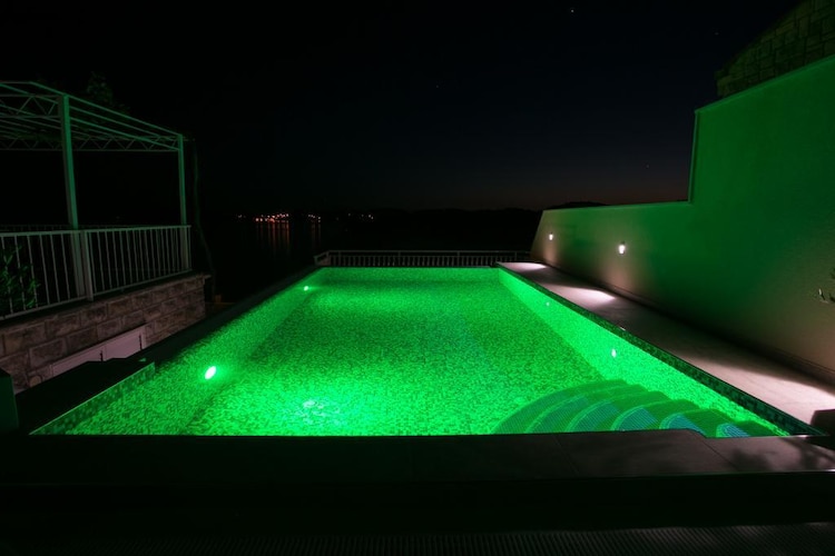 Apartment Franceska -Two-Bedroom Apartment with Terrace and Sea View-Piscine