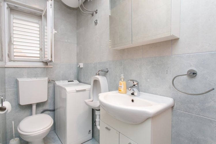 Lomatalo Villa Mateo - Three Bedroom Apartment with Terrace