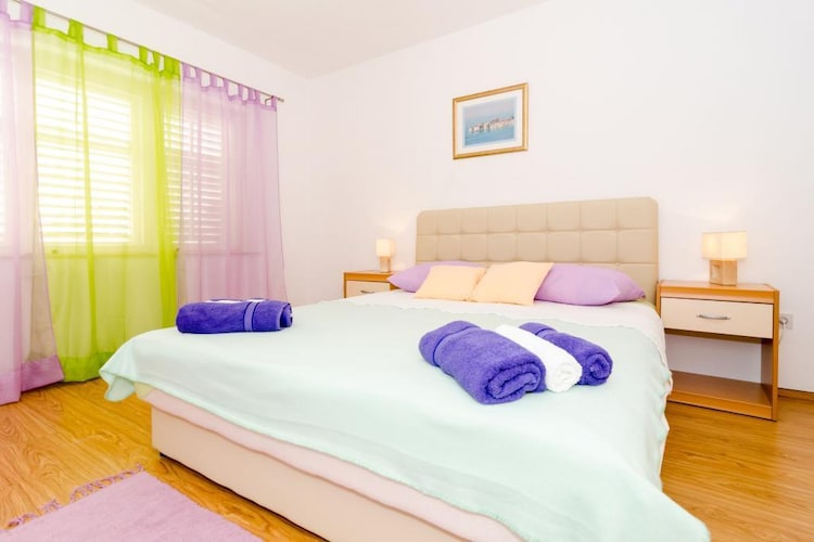 Apartment Dea - One-Bedroom Apartment with Terrace-Slaapkamer