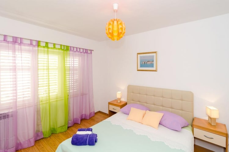 Apartment Dea - One-Bedroom Apartment with Terrace-Slaapkamer