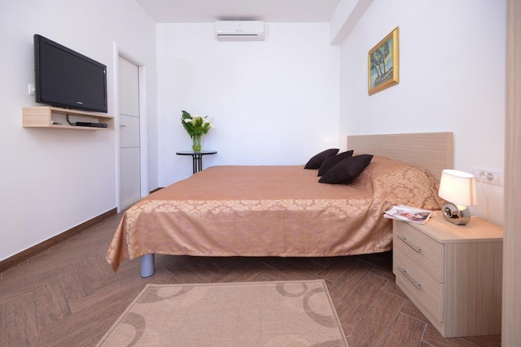 Apartmá Apartments Ševelj - Comfort Studio With Share