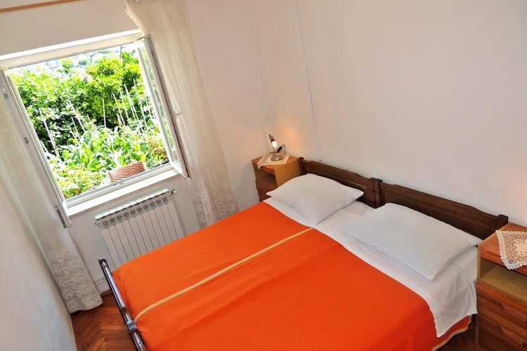 Apartments Majkovica- Twin Room with Private External Bathroom- (A)-Bedroom