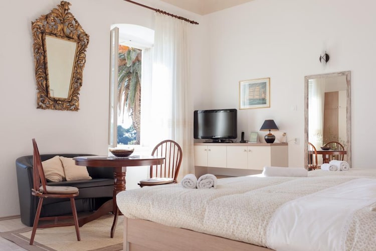 Apartmá Villa Iveta - Two-Bedroom Apartment with Terrace a