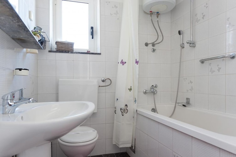 Apartmá Villa Iveta - Two-Bedroom Apartment with Terrace a
