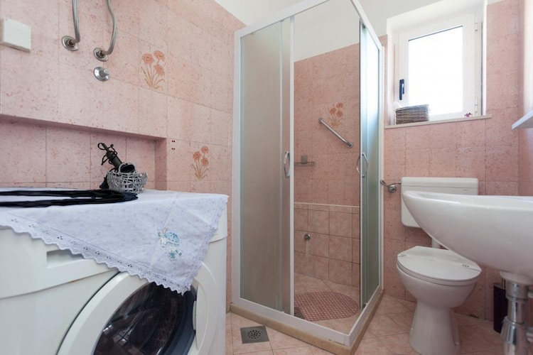 Apartmá Villa Iveta - Two-Bedroom Apartment with Terrace a