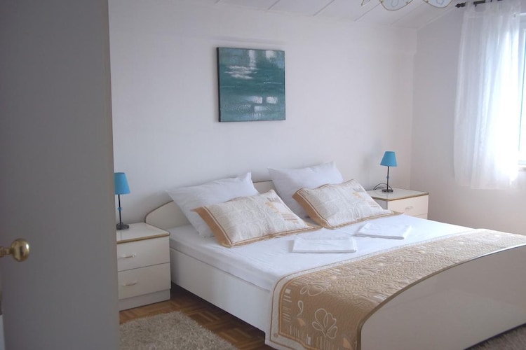 Apartmá Apartment Sunshine - Two Bedroom Apartment with Se