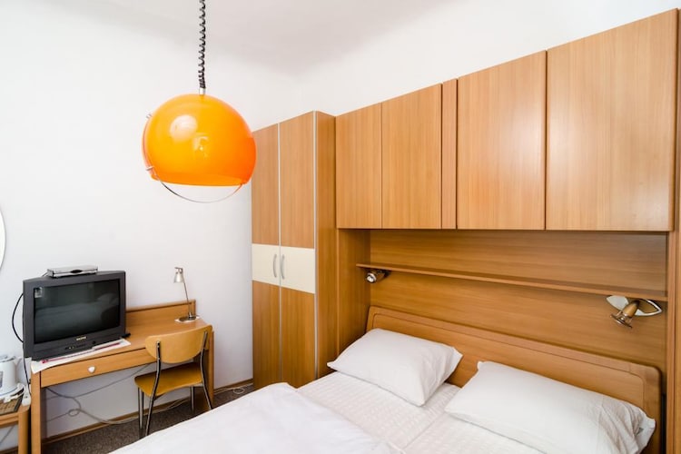Apartmá Rooms Pile - Double Room with Patio