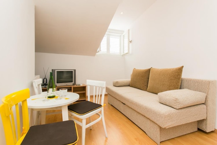 Apartment Sun - One-Bedroom Apartment