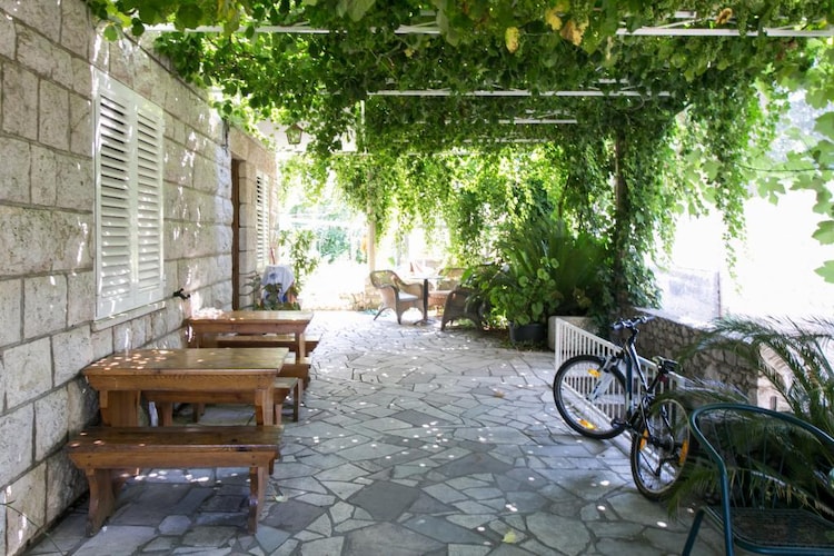 Guest House Zec -  Double or Twin Room with Balcony and Sea View-2-Terras