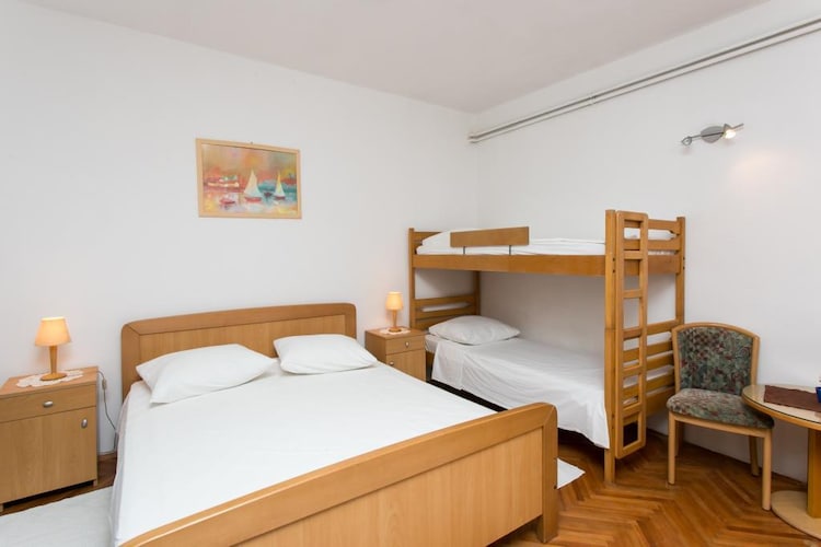 Guest House Zec - Studio with Balcony(3 adults)