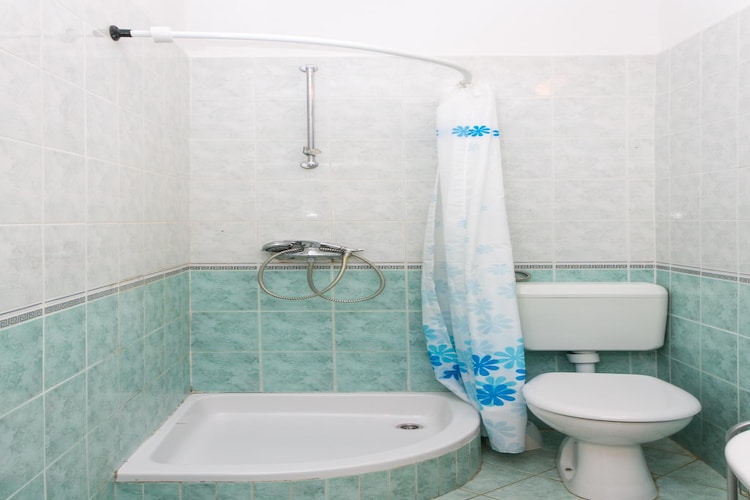 Guest House Zec - Studio with Balcony(3 adults)-Badkamer