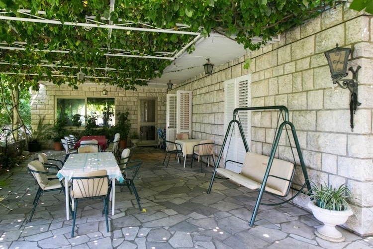 Guest House Zec - Studio with Balcony(3 adults)-Terras
