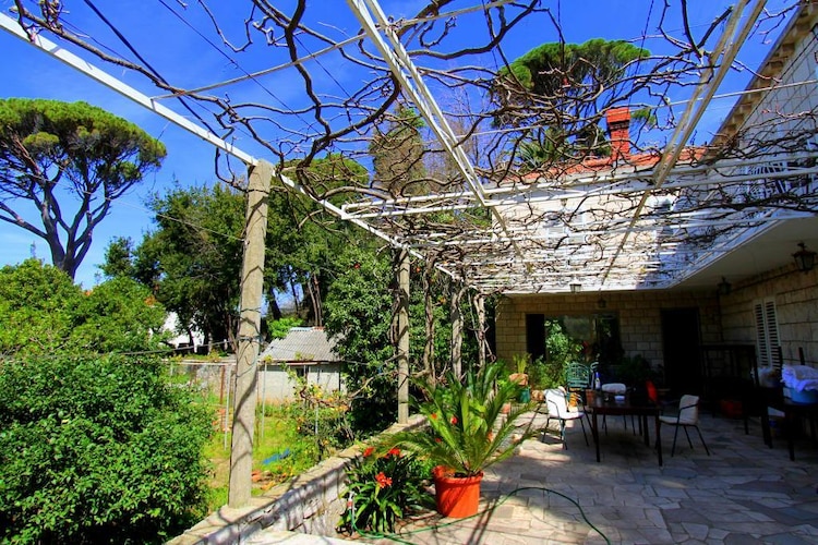 Guest House Zec - Studio with Terrace (3 Adults)-Buitenlucht
