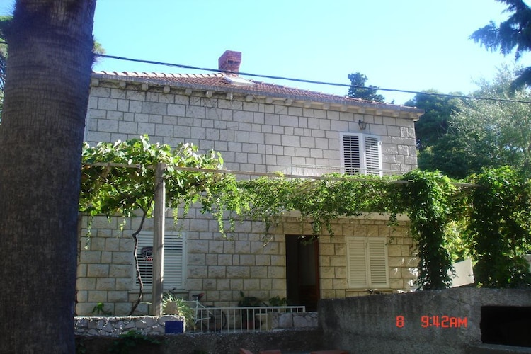 Guest House Zec - Studio with Terrace (3 Adults)-Buitenlucht