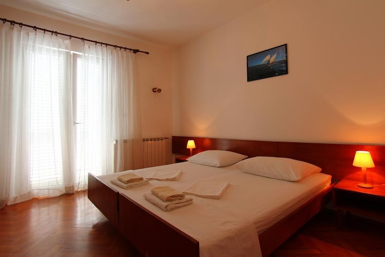 Guest House Zec - Studio with Terrace (3 Adults)-Slaapkamer