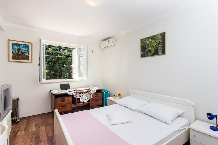 Apartments Ljubimir - One-Bedroom Apartment with Shared Terrace - Bambo-Slaapkamer