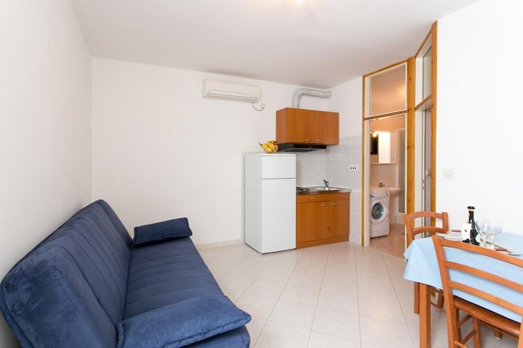 Guest House Old Town View- One Bedroom Apartment (3 Adults)
