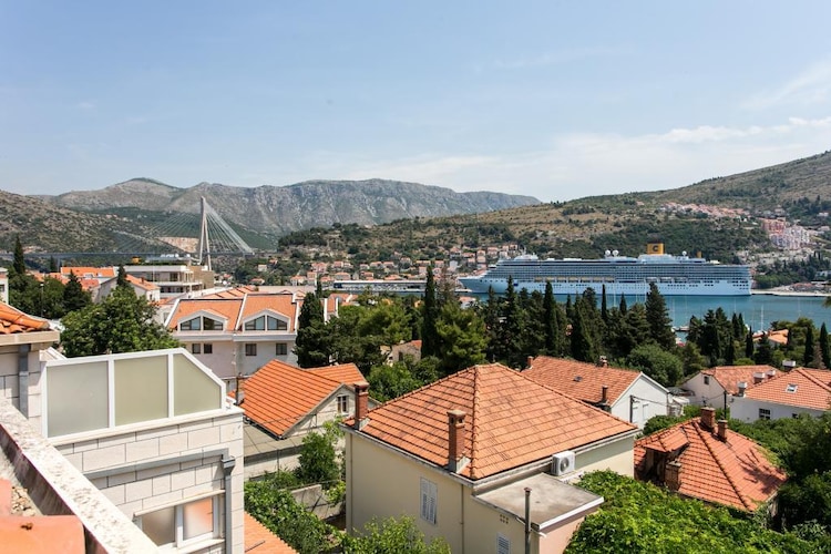 Apartment Lala - Two  Bedroom Apartment with Sea View