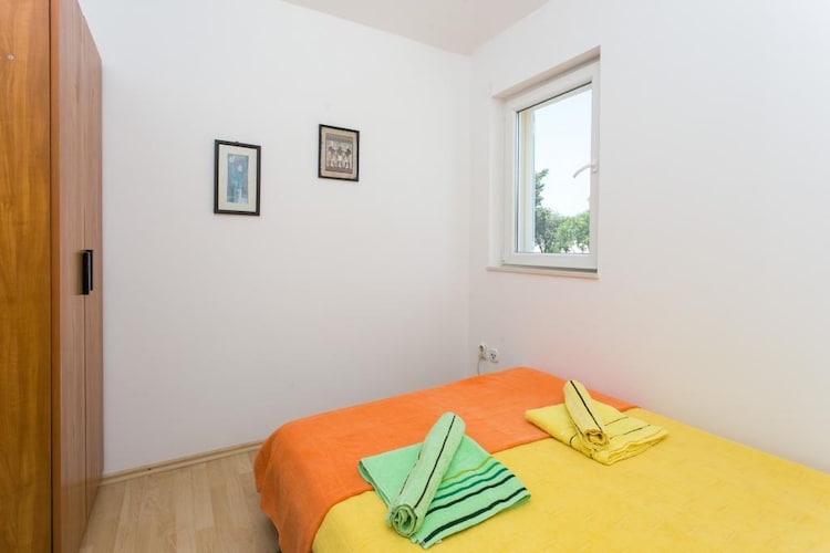 Apartment Lala - Two  Bedroom Apartment with Sea View-Slaapkamer