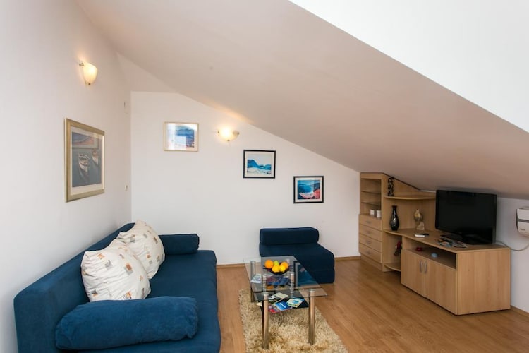 Apartment Lala - Two  Bedroom Apartment with Sea View-Woonkamer