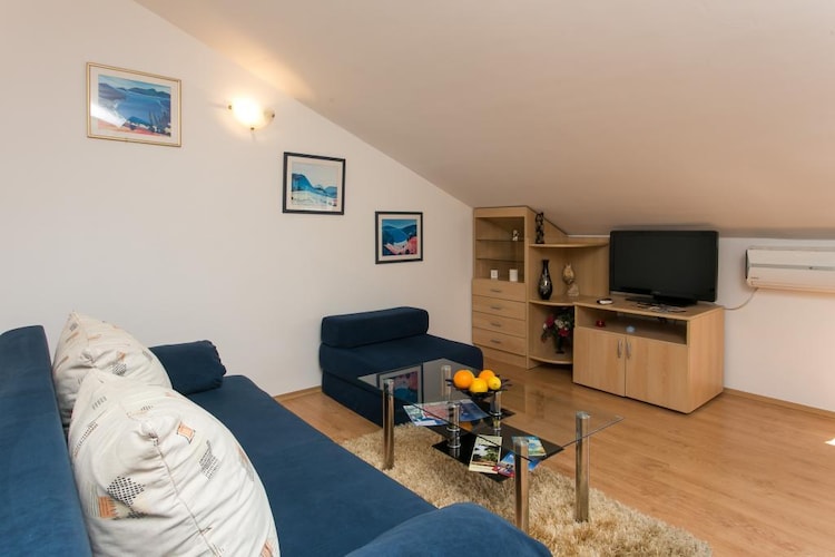 Apartment Lala - Two  Bedroom Apartment with Sea View-Woonkamer