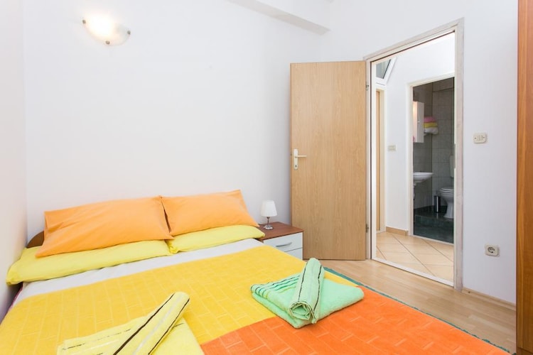 Apartment Lala - Two  Bedroom Apartment with Sea View-Slaapkamer