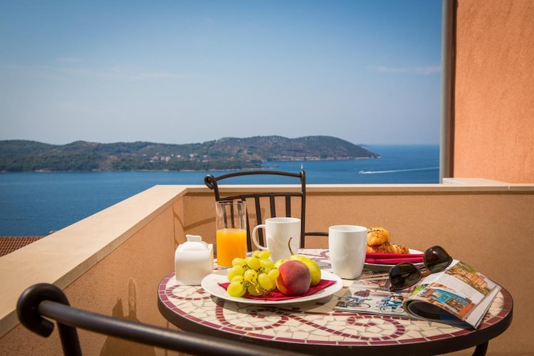 Apartments Nina - Two-Bedroom Apartment with Balcony and Sea View (Orašac)-Terrasbalkon