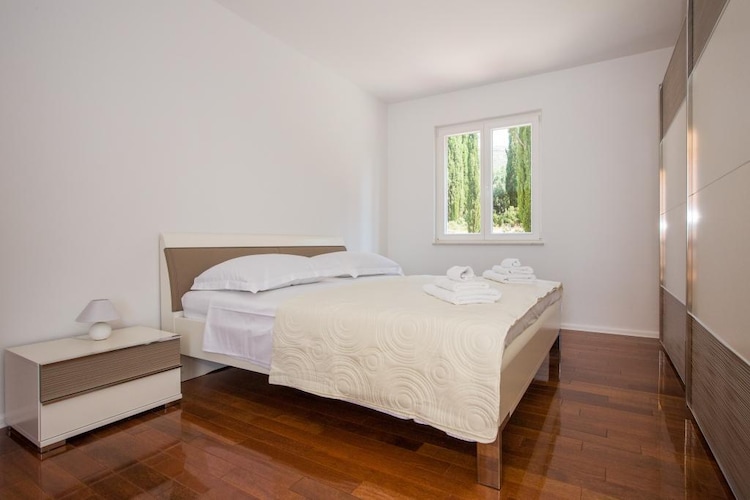 Apartments Nina - Two-Bedroom Apartment with Balcony and Sea View (Orašac)-Slaapkamer