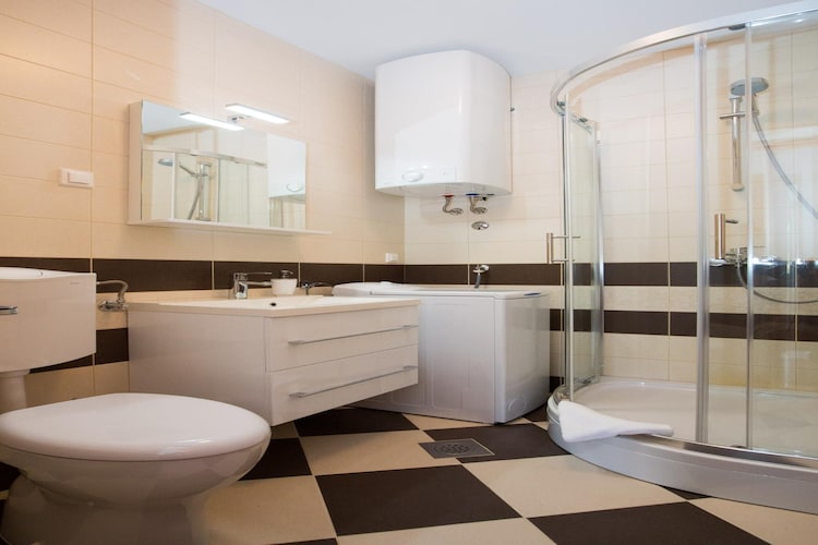 Apartments Nina - Two-Bedroom Apartment with Balcony and Sea View (Orašac)-Badkamer