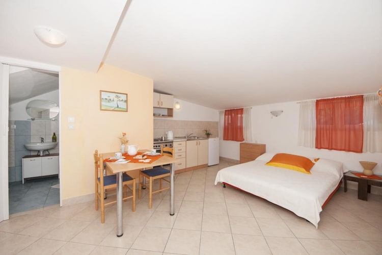 Ferienwohnung Apartments Jasenka - Studio Attic with Terrace and