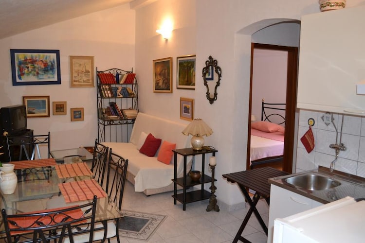 Apartments Villa Nada Sutivan- Two Bedroom Apartment With Balcony (B)