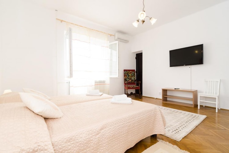   Holiday Home Patricija-Duplex Three Bedroom Apartm