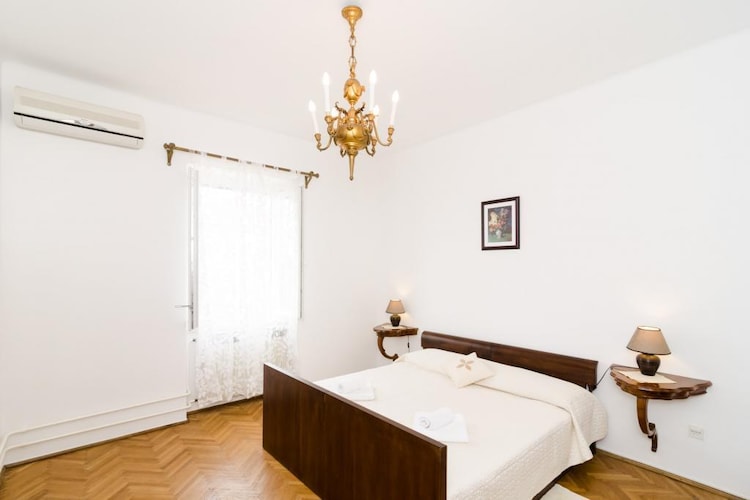   Holiday Home Patricija-Duplex Three Bedroom Apartm